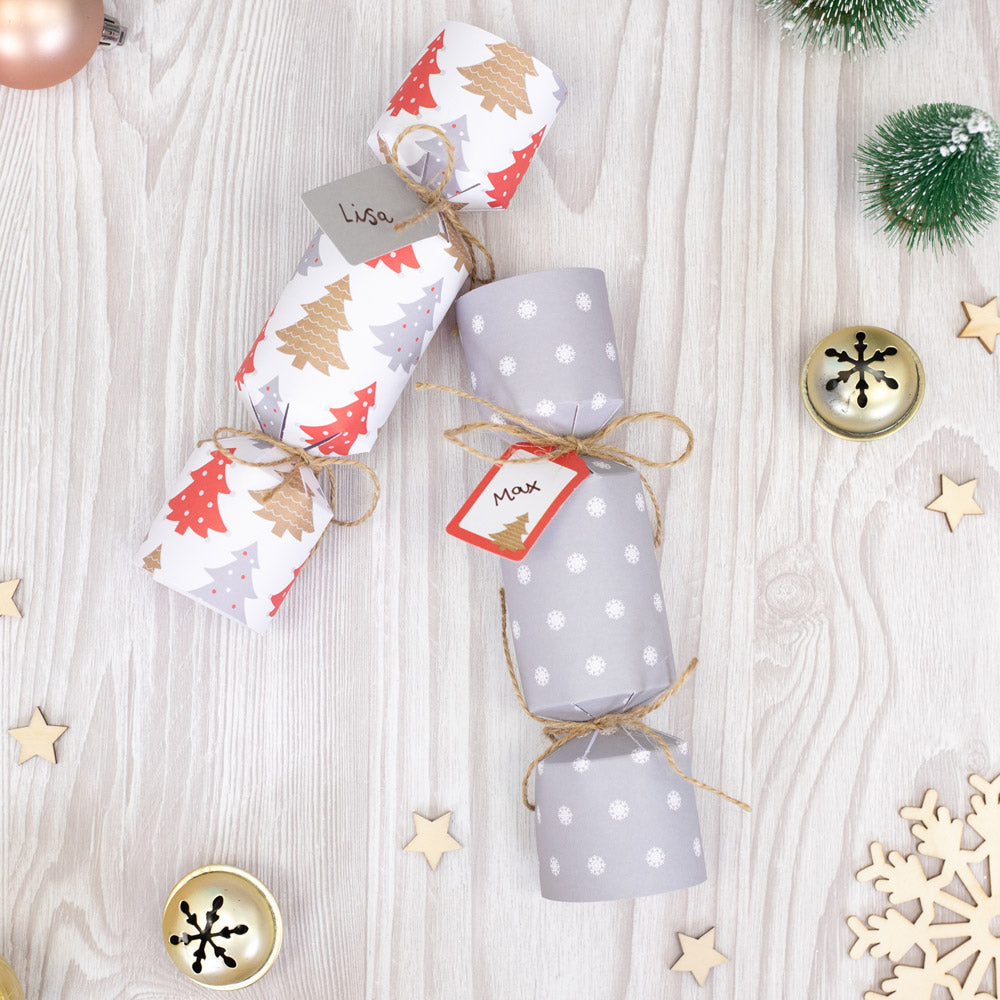 Violet Studio Make Christmas Kit - Cracker Making Kit - Festive Friends - 6pk