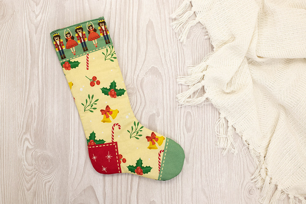 Christmas Stocking and Decorations Crafting Kit - Threaders