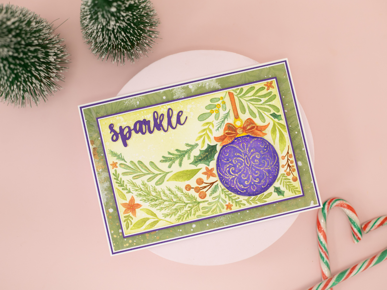 Crafter's Companion 6"x4" 3D Embossing Folder - Festive Bauble